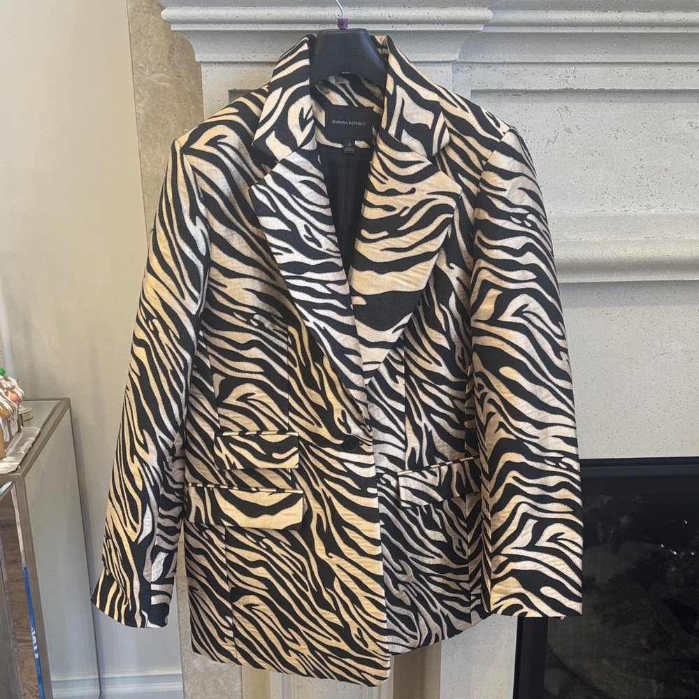 Banana Republic Black and Cream Zebra Blazer